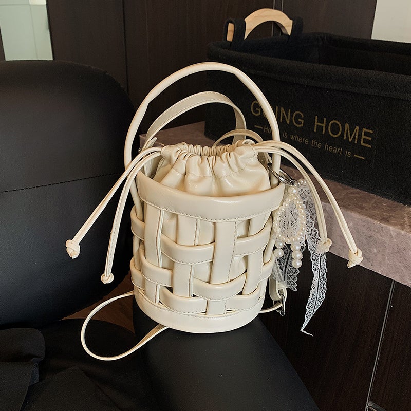 Personalized Cut Out Woven Small Bag For Women Fashion Hand-Held Bucket Bag Summer Versatile Shoulder Crossbody Bag - Image 2