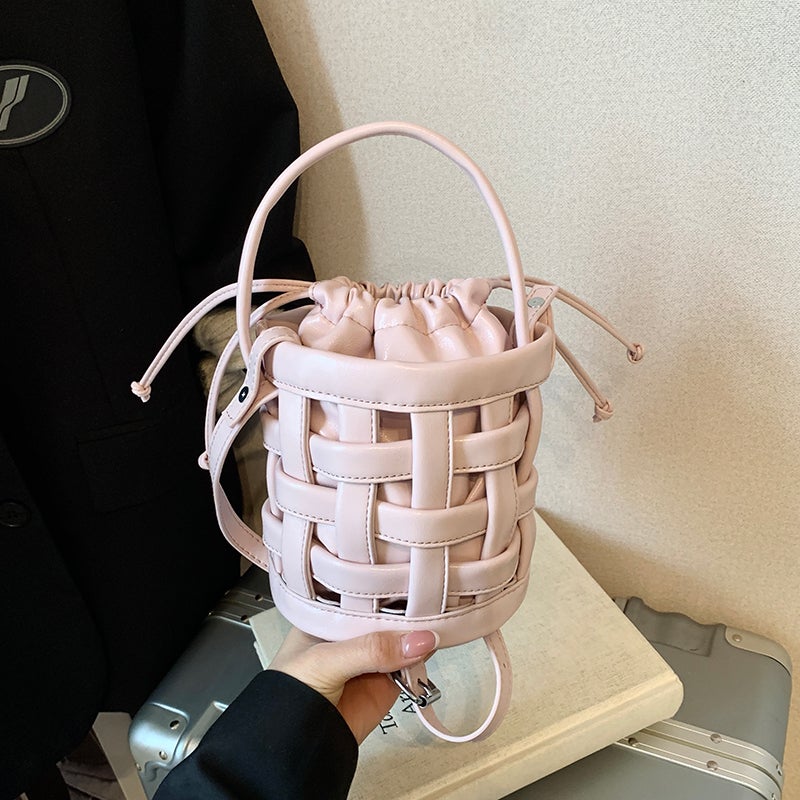 Personalized Cut Out Woven Small Bag For Women Fashion Hand-Held Bucket Bag Summer Versatile Shoulder Crossbody Bag - Image 5