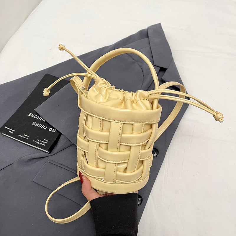 Personalized Cut Out Woven Small Bag For Women Fashion Hand-Held Bucket Bag Summer Versatile Shoulder Crossbody Bag - Image 1