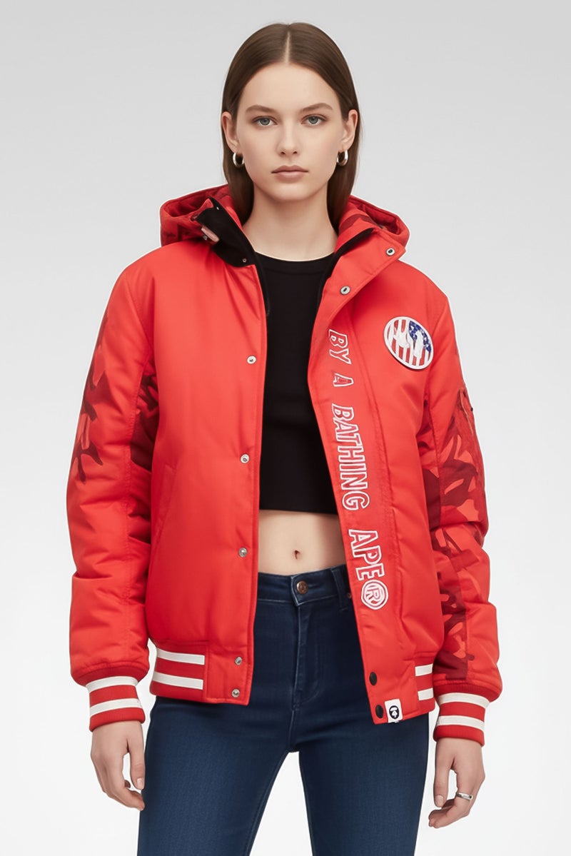 Aape BY *A BATHING APE® جاكيت مبطن مزخرف للنساء، أحمر - Image 1