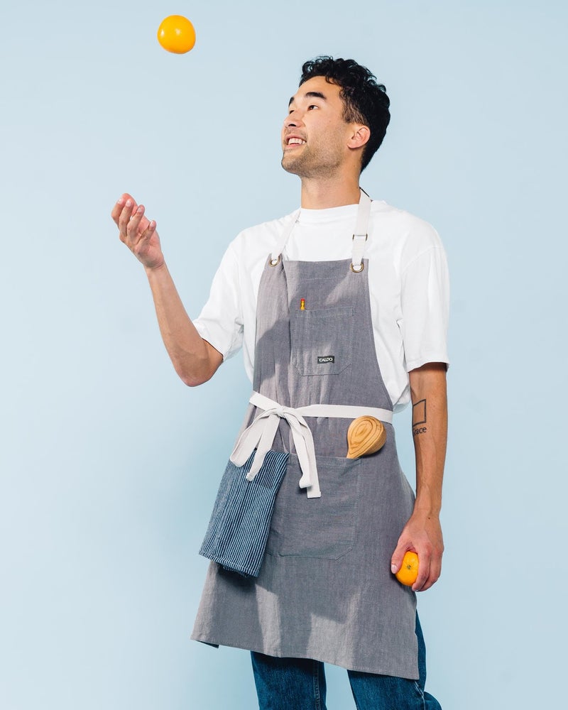 Caldo Linen Kitchen Apron for Cooking - Mens and Womens Linen Bib Apron for Professional Chef, Server, or Barista - Adjustable with Pockets (Grey) - Image 3