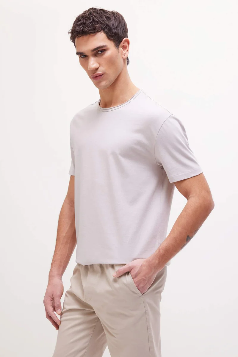 ديفاكتو Regular Fit Crew Neck Heavy Fabric T-Shirt