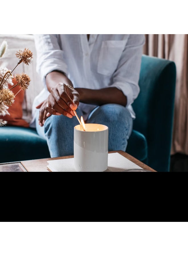 NEOM NEOM Black Pepper and Bergamot Scented Candle 320g  - Image 3