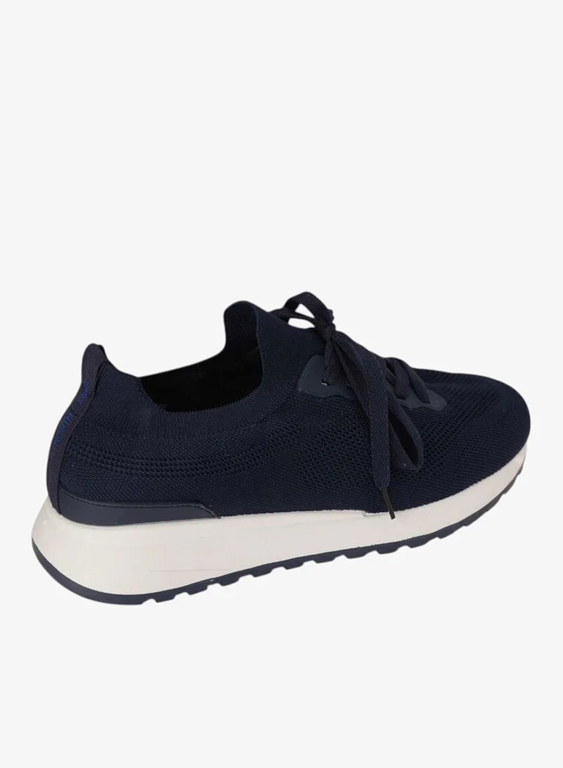 باتا سنيكرز برباط أمامي وجزء علوي من الشبك بطراز ريترو