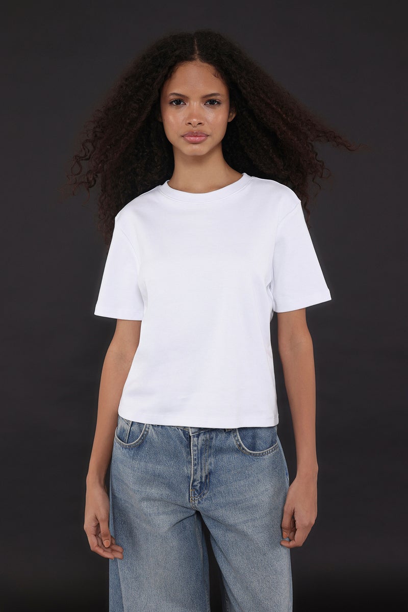trendyol Ecru Tok Fabric Crew Neck Short Sleeve Regular Cut Knitted T-Shirt - Image 2