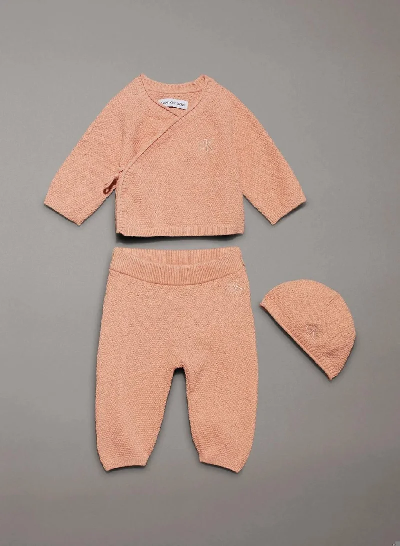 كالفن كلاين جينز طقم هدايا نسيجي لحديثي الولادة