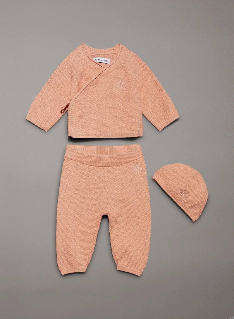 Calvin Klein Jeans Newborn Textured Giftset - Image 1