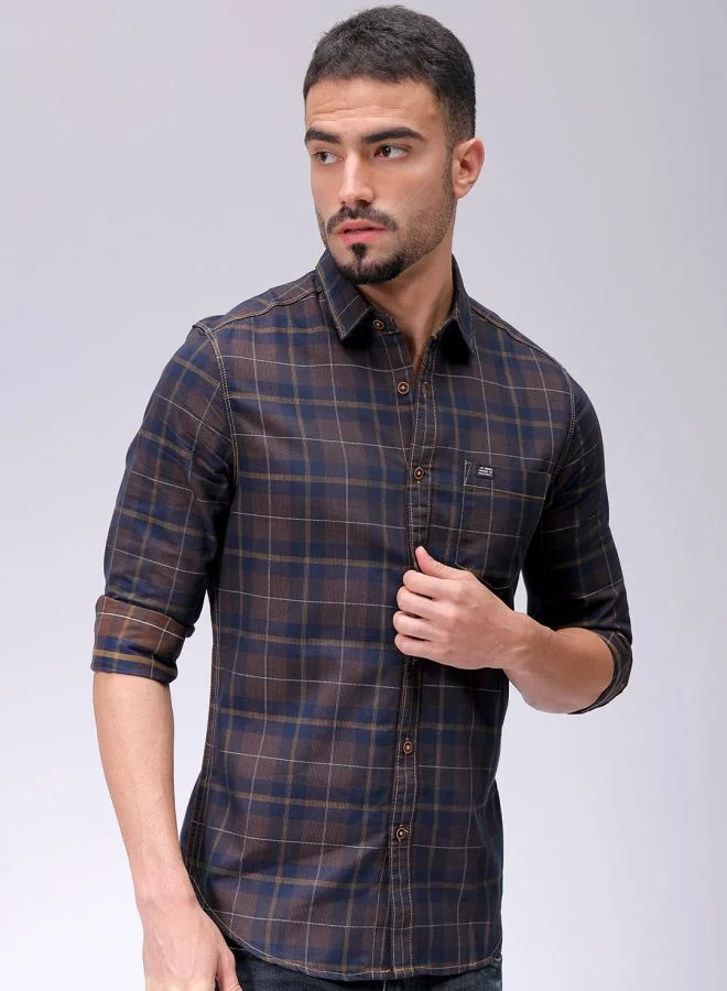 The Indian Garage Co Men Slim Fit Checkered Full Sleeves Cutaway Collar Casual Shirt