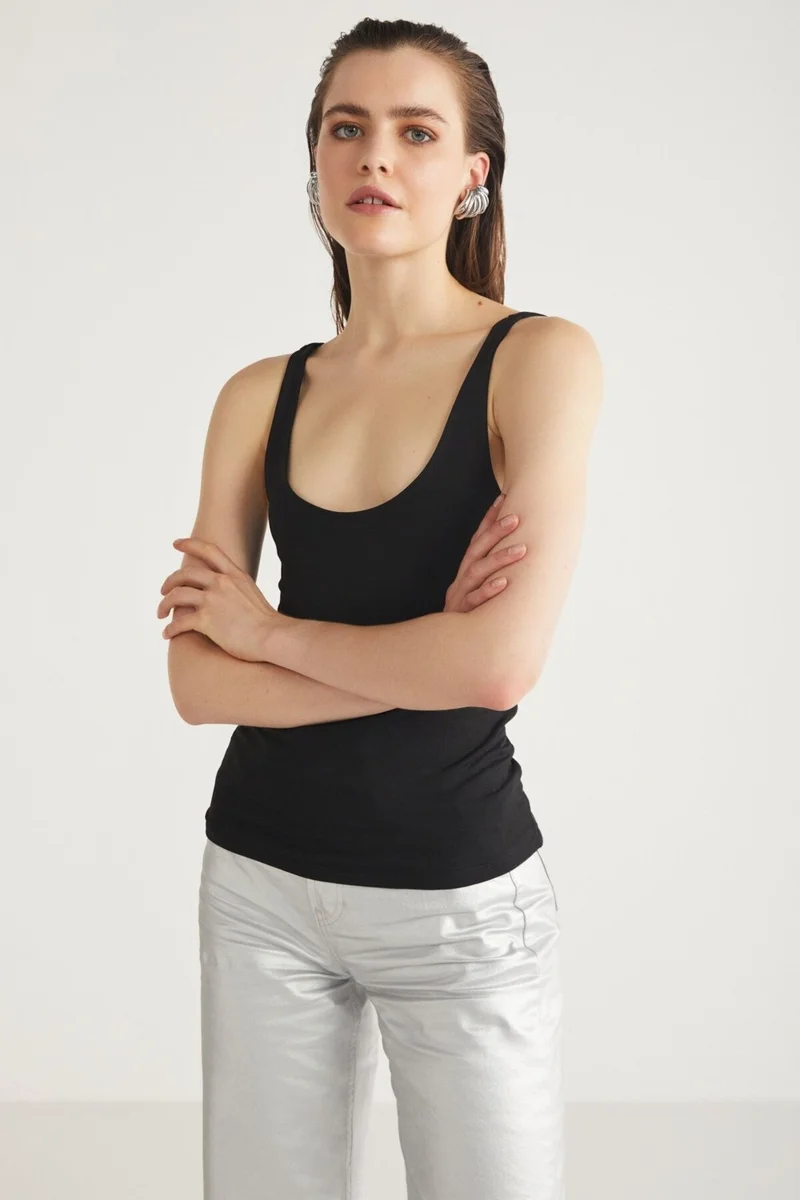 جريميلانج Dolly Women's Basic Breathable Fabric Thick Strap Slim Fit Black Undershirt