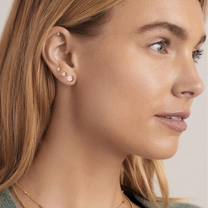Sweetkiki أقراط مسطحة بدون خيوط، أقراط دراسات CZ مطلية بالذهب الحقيقي عيار 14 قيراط، أقراط غضروفية، مجوهرات ثقب التراجي، أقراط مسطحة للنساء والرجال (5 مليمترات، ذهب عيار 14) - Image 5