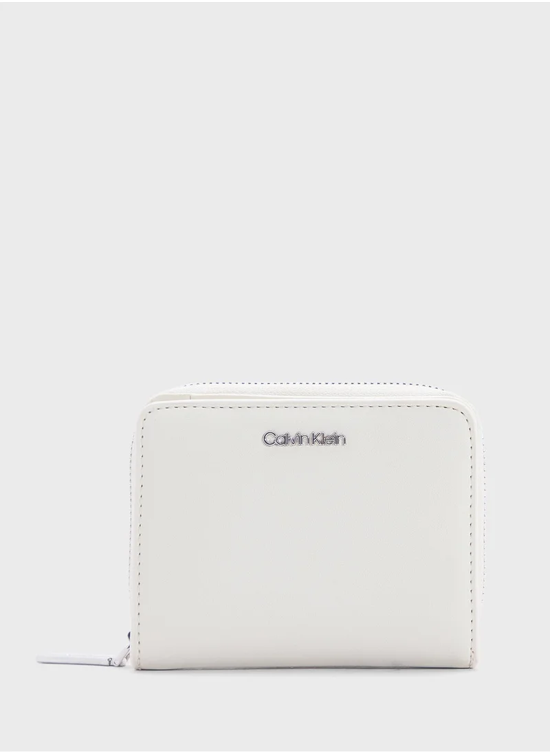 CALVIN KLEIN MEDIUM ZIP WALLET