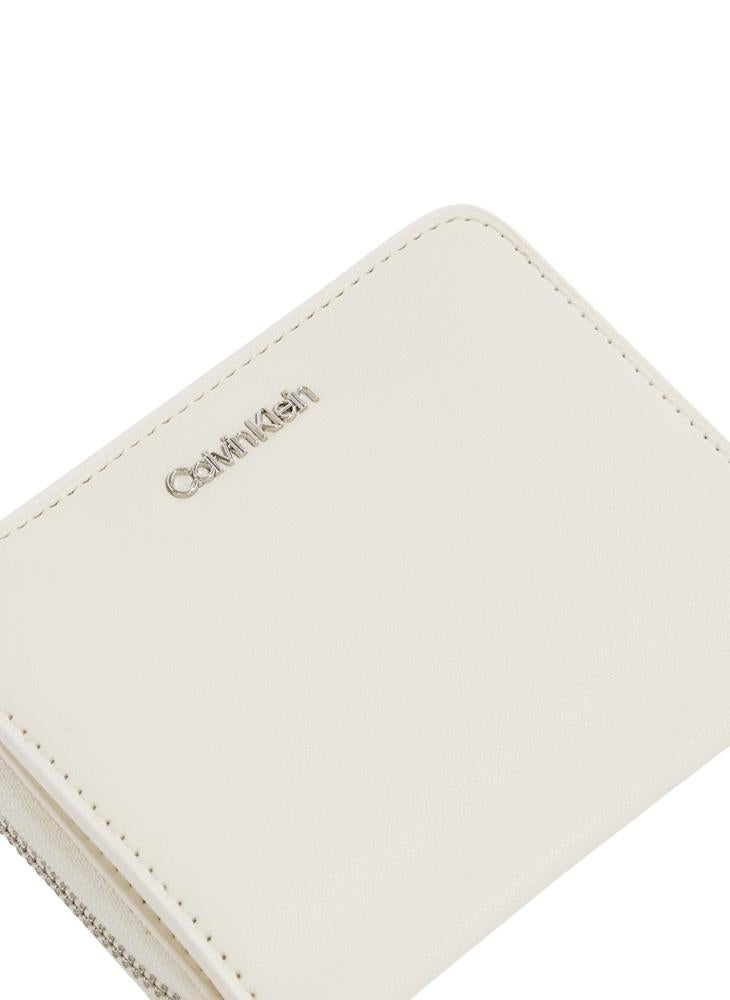 CALVIN KLEIN MEDIUM ZIP WALLET  - Image 3