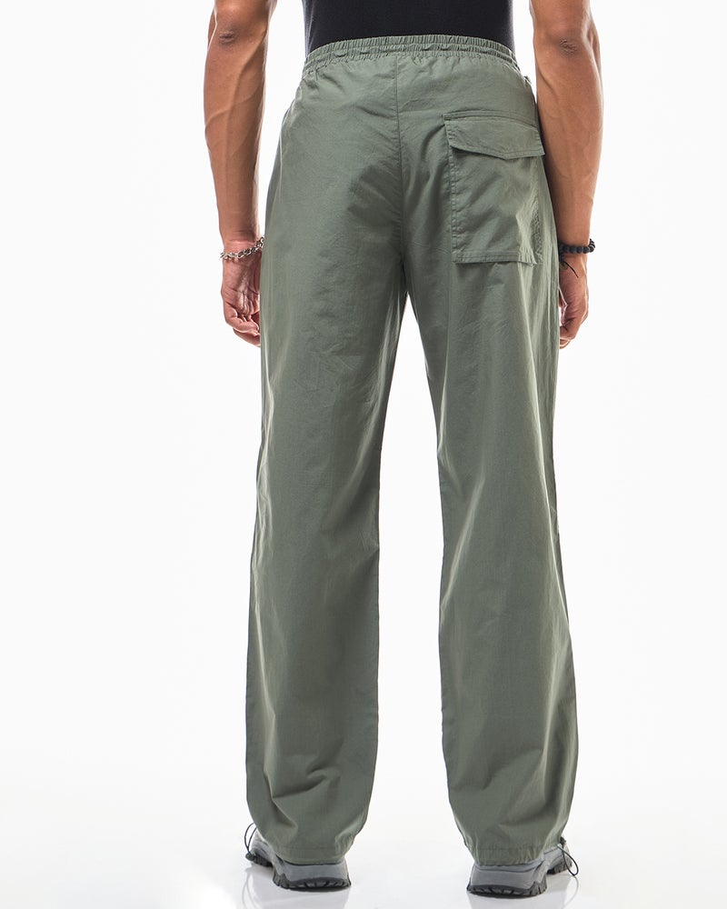 bewakoof Men's Green Baggy Oversized Parachute Pants - Image 3