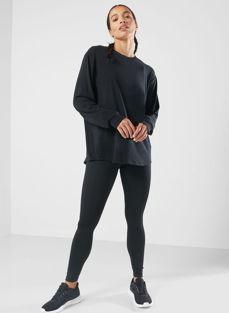 Nike One Relaxed Women's Dri-FIT Long-Sleeve Top - Image 4