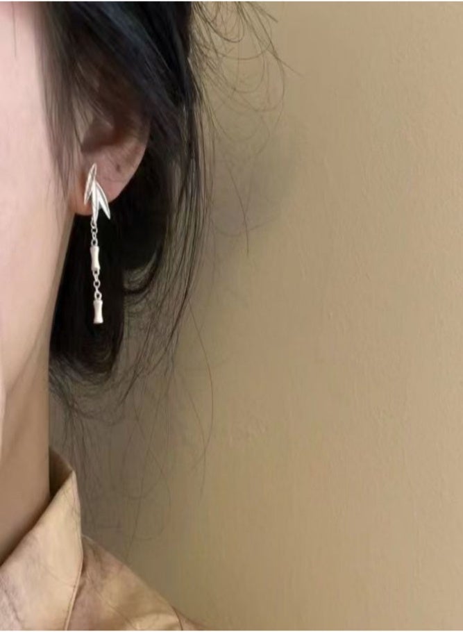 أقراط على شكل أجراس هوائية بأوراق فضية من الطراز الصيني الحديث - Image 2