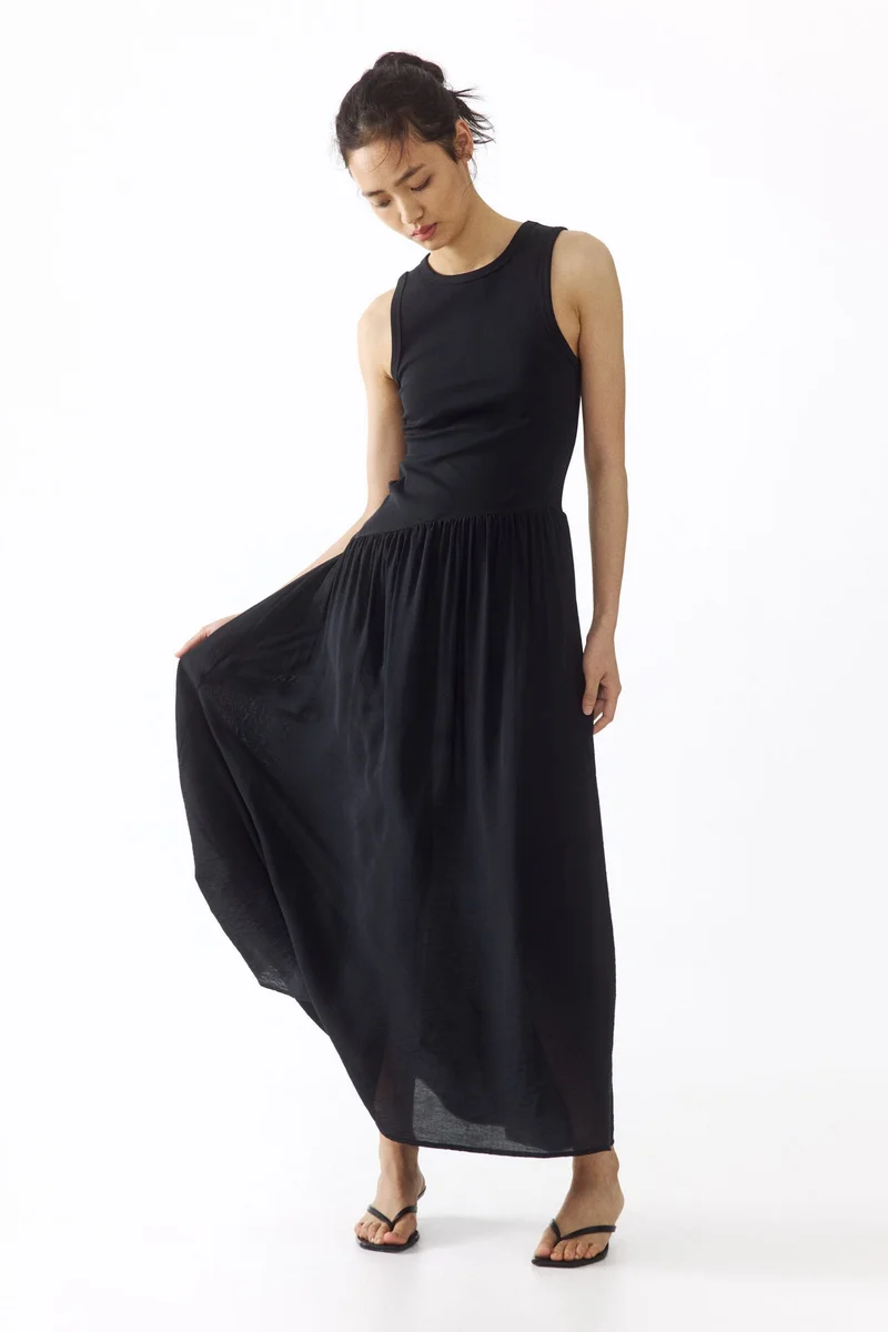 اتش اند ام فستان بحافة سفلية واسعة