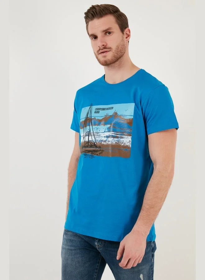 بوراتي تيشيرت رجالي قطن % بقصة ضيقة وياقة دائرية وطبعة بوراتي