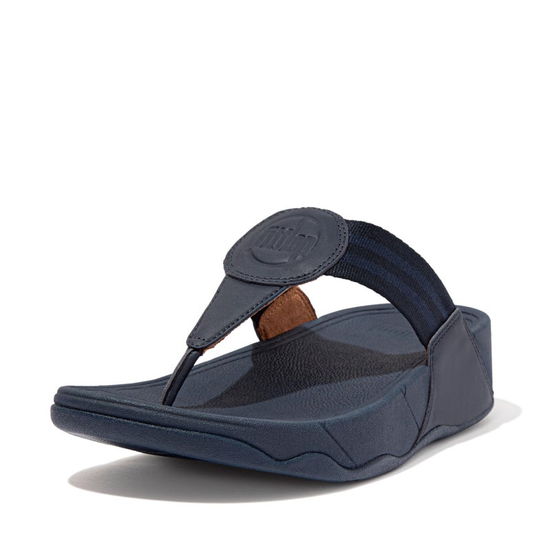 FitFlop صنادل فيت فلوب للنساء ووكستار بتصميم تو بوست، صنادل خفيفة الوزن وعريضة للنساء مع دعم قوس مبطن، صنادل فيت فلوب بتصميم ثونغ مع امتصاص للصدمات للمشي، لون منتصف الليل البحري، 7 أمريكي - Image 1