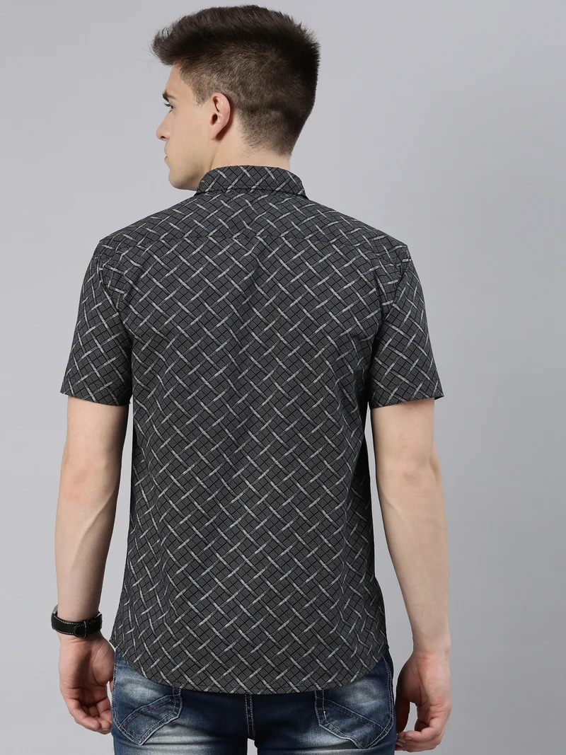 جوفن قميص كاجوال رجالي أسود مطبوع نصف كم