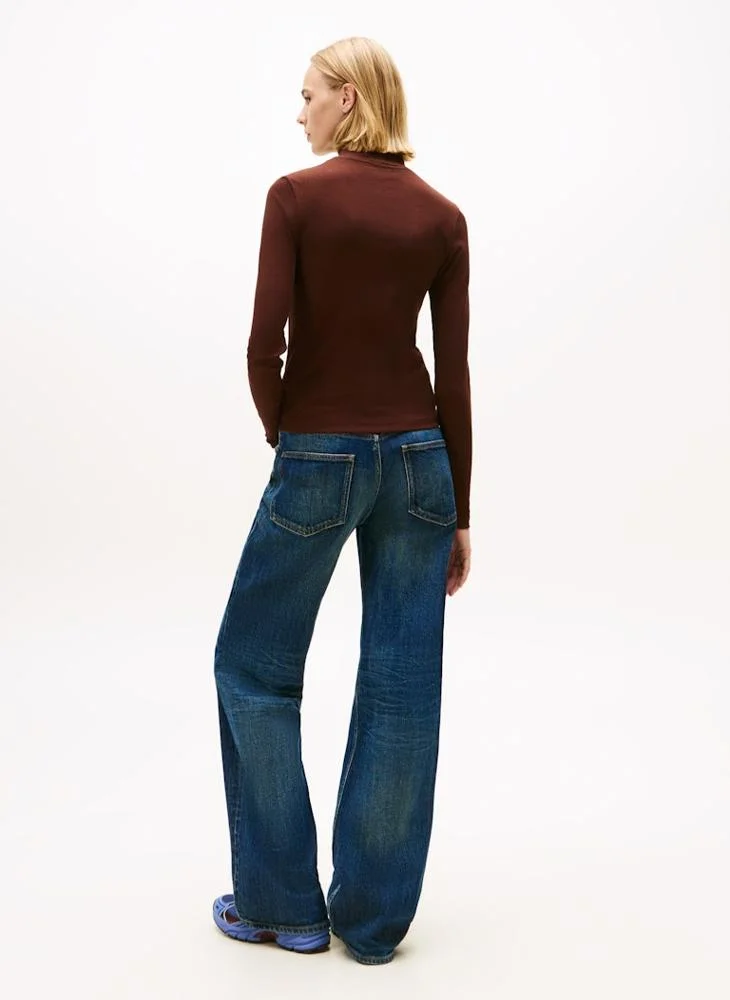 تومي جينز تيشيرت بياقة دائرية وشعار