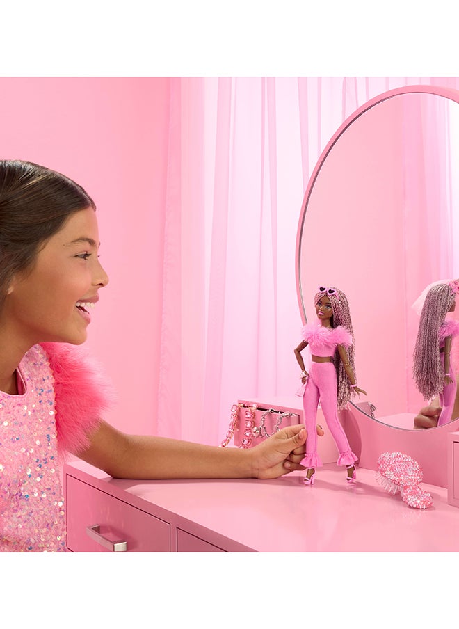 Barbie - #Barbiecore Deluxe Fashionistas - Petite - Image 1