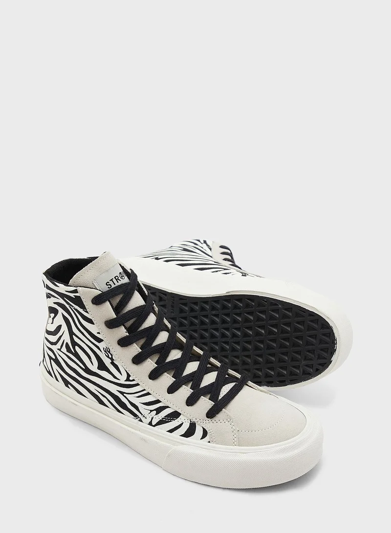 Straye Hiland Low Top Sneakers