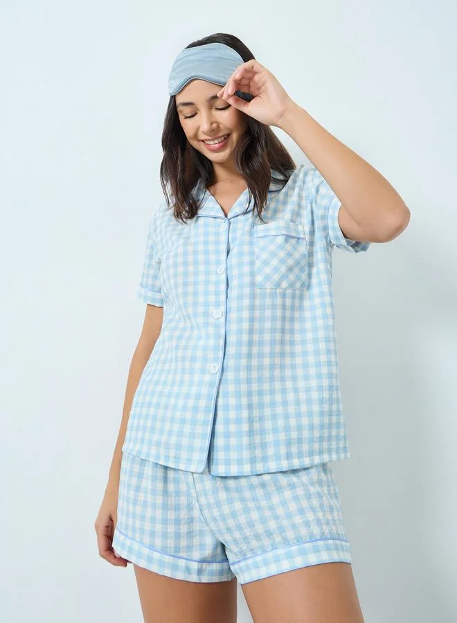 تايك تو مجموعة من شورت وبلوزة كاروهات صغيرة