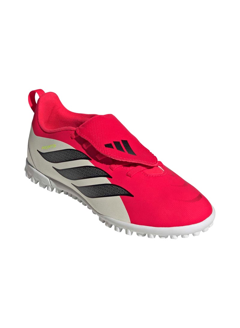 Adidas أحذية كرة القدم للأطفال برباط مرن مع لسان قابل للطي من براديتور كلوب على العشب - Image 2