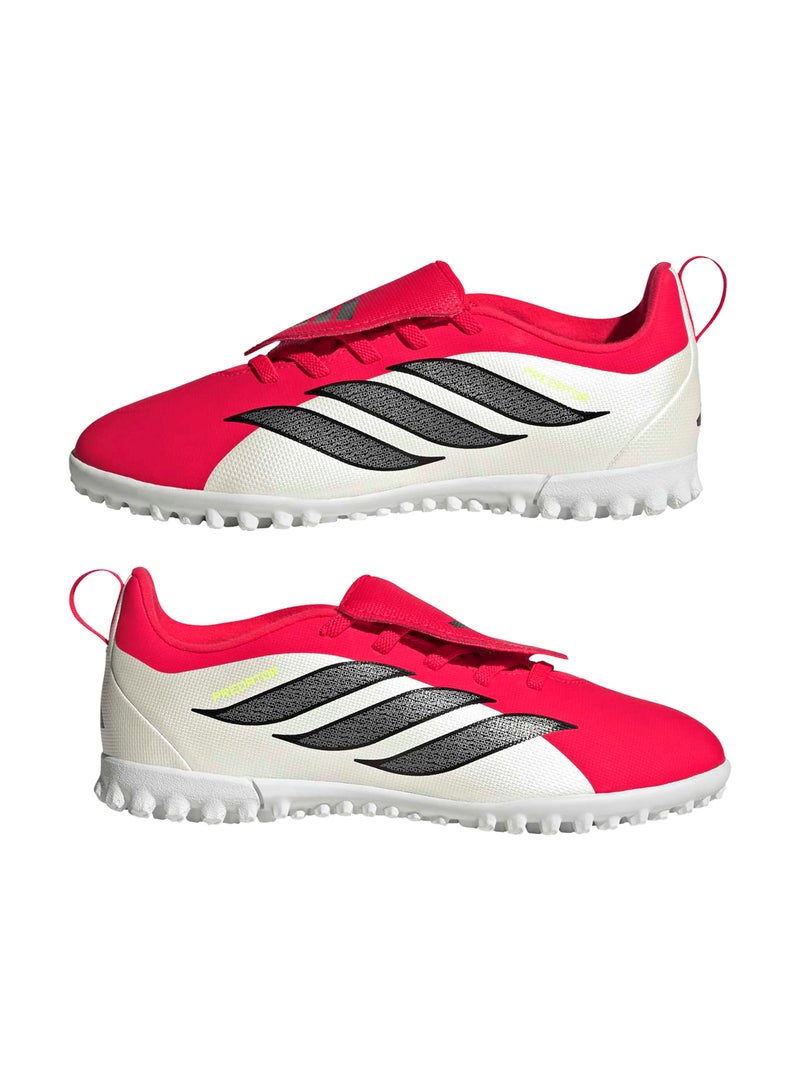 Adidas أحذية كرة القدم للأطفال برباط مرن مع لسان قابل للطي من براديتور كلوب على العشب - Image 5