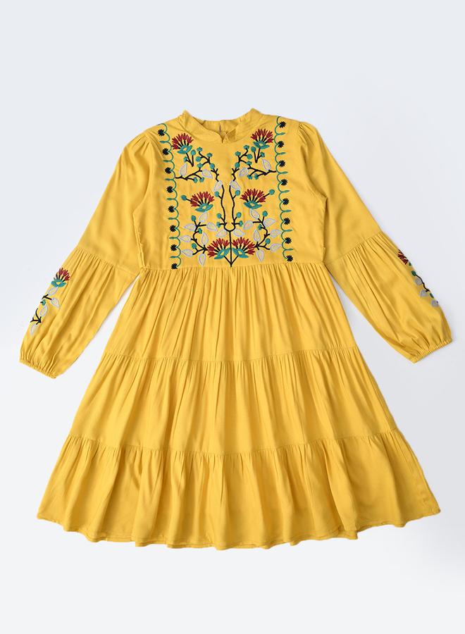 بيلا مودا فستان مُطرّز بطول الركبة مع كسرات - Image 2