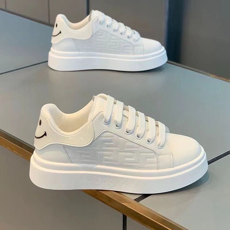 Men's Casual Low Top Sneakers - Image 2