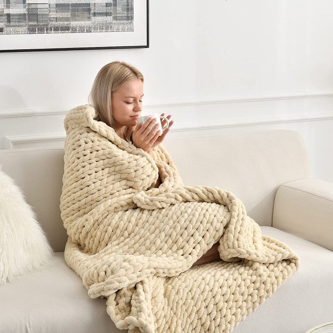 TIGHTER VERSION CHENILLE CHUNKY KNIT BLANKET THROW 4050 INCH HANDMADE WARM COZY BLANKET COUCH BED HOME DECOR SOFT FLEECE BANKET BOHO THICK BLANKETS AND GIANT YARN THROWSBEIGE