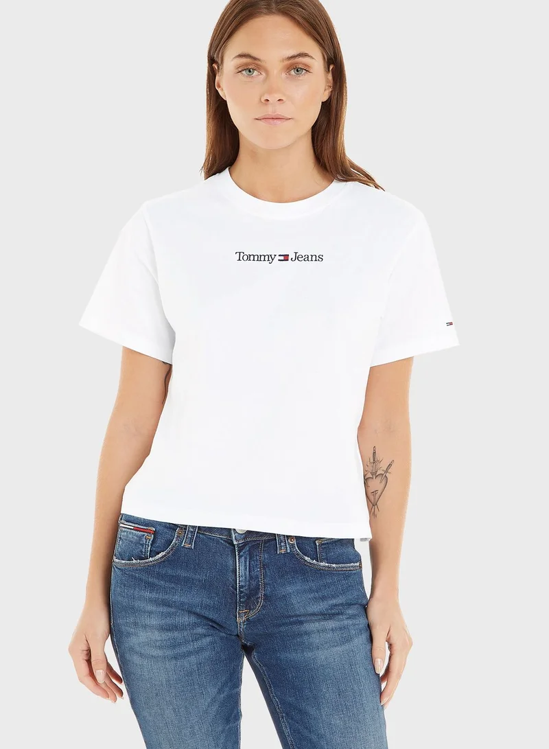 TOMMY JEANS Round Neck Logo T-Shirt