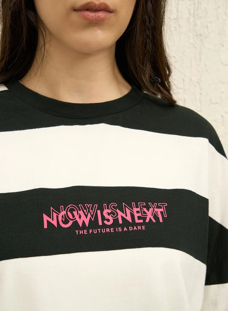 Hubberholme Black and White Striped Pattern Boxy Striped Round Neck Cotton T-Shirt for Women