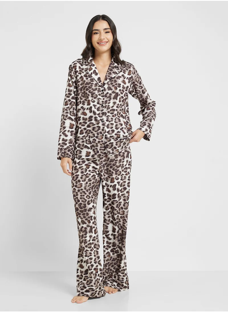 جينجر Leopard Print Button Down Shirt & Pyjama Set