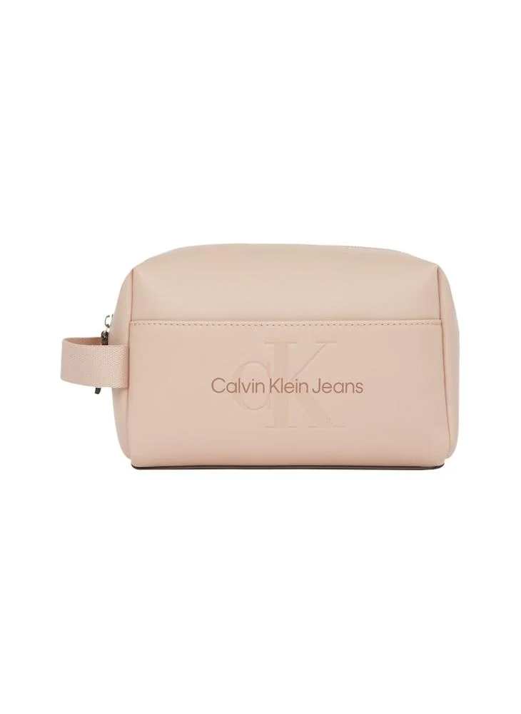 Calvin Klein Jeans Sculpted Beauty Case Crossbody