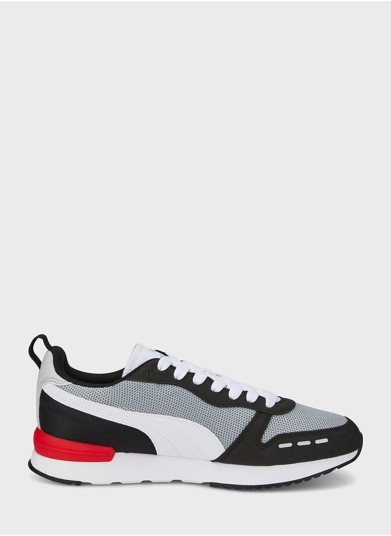 R78 Sneakers