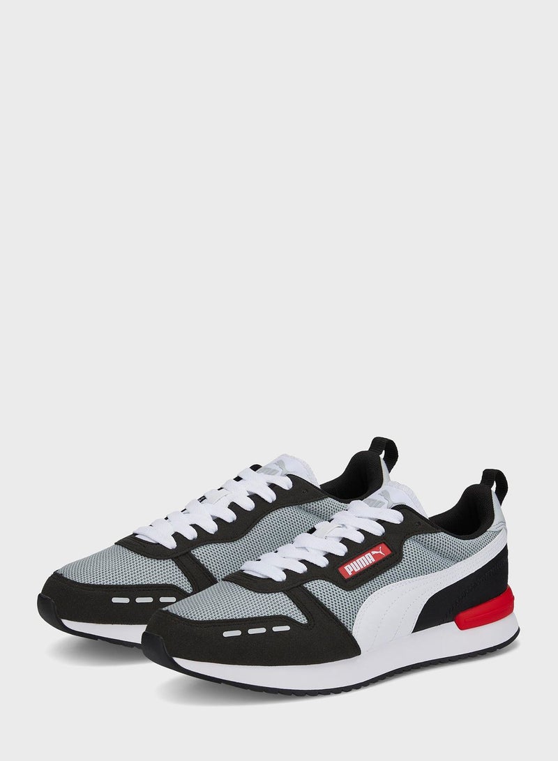 R78 Sneakers