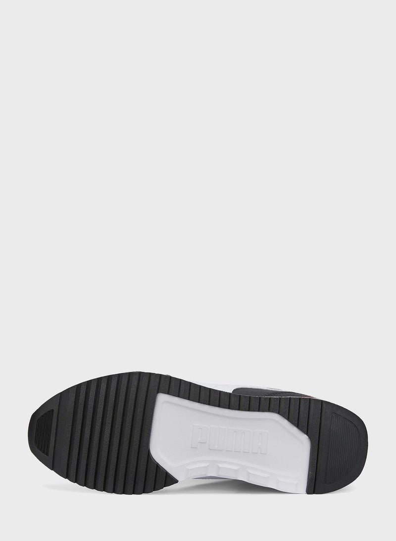R78 Sneakers