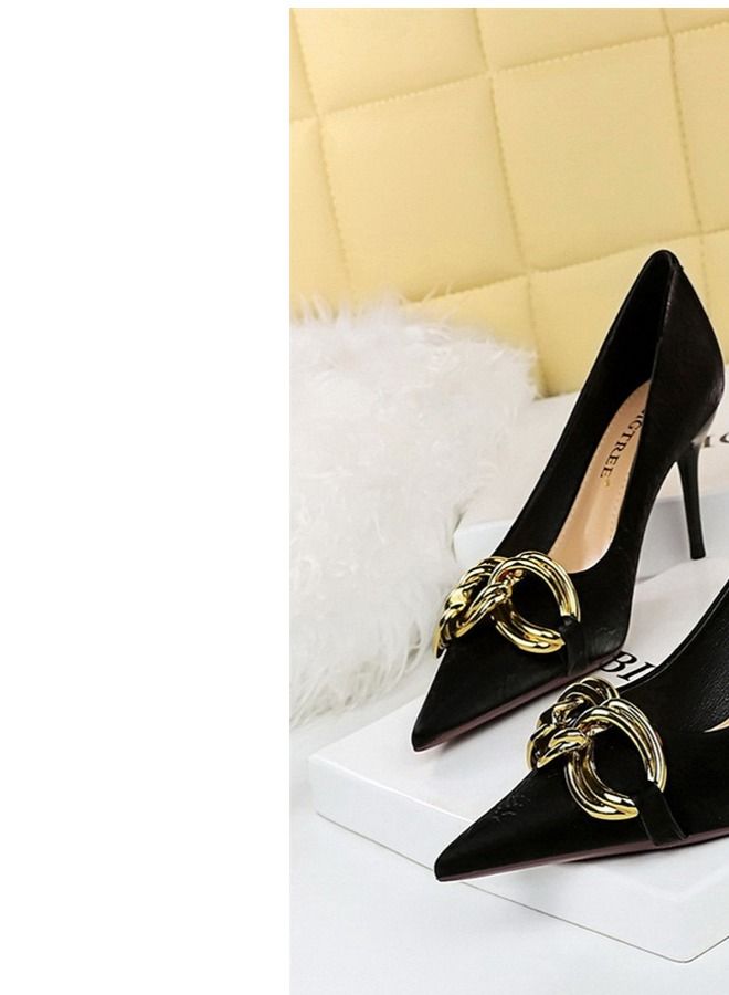 BIGTREE حذاء بكعب عالٍ بمشبك معدني كبير ومدبب بشكل ضحل 7.5 سم، أسود - Image 2