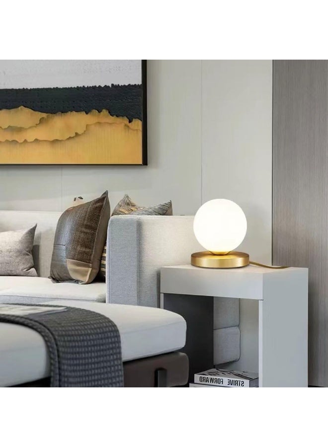 Gold Globo di vetro table lamp
