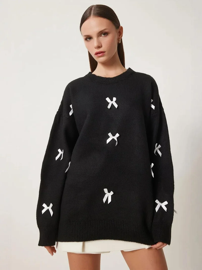 إسطنبول الساحرة ISTANBUL Thick Knit Crew Neck Sweater with Ribbon Detail