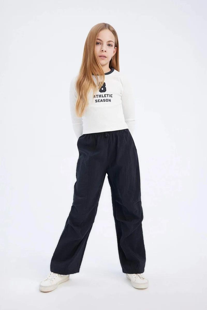 ديفاكتو Girl Elastic Waist Straight Leg Parachute Trousers