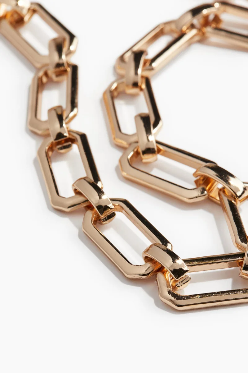 اتش اند ام قلادة بسلسلة