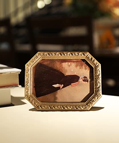 YULINK 4x6 Vintage Picture Frame, Antique Ornate Gold Octagon Photo Frame, for Tabletop and Wall Display, Decorative Retro Home Decor, Old Fashioned Photo Gallery Art - Image 3