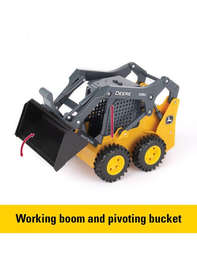 John Deere مجموعة ألعاب بيغ فارم جون دير 318G سكيد ستير - مقياس 1:16 - ألعاب بناء مع ملحقات فريدة قابلة للتبديل - ألعاب خارجية للأطفال من عمر 3 سنوات وما فوق - Image 4
