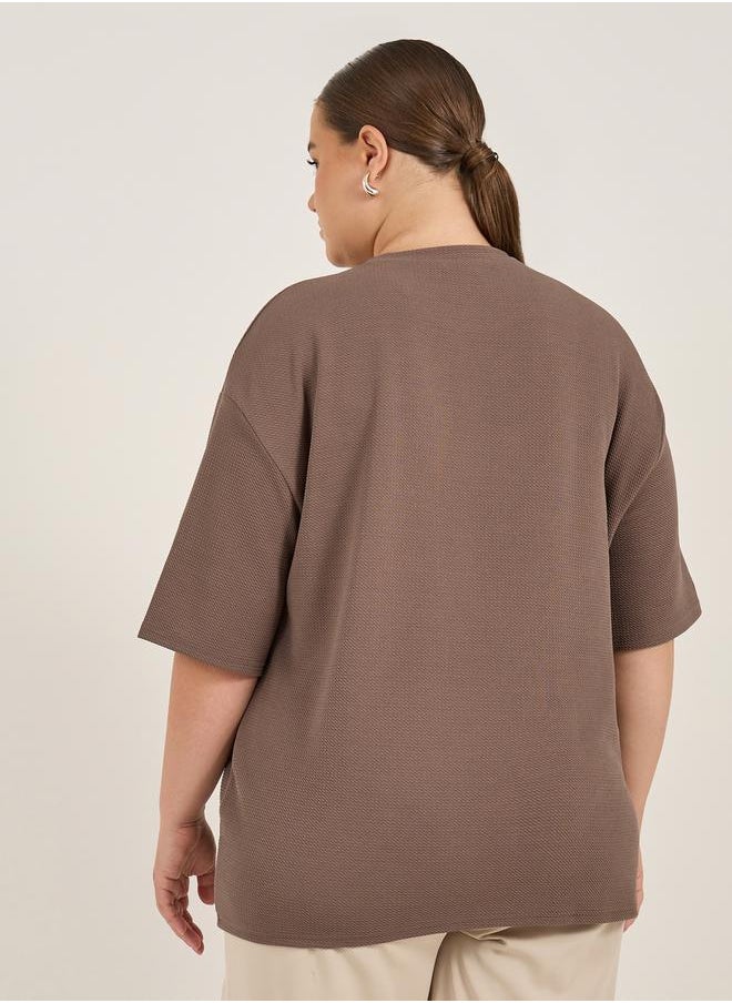 Styli Plus Size Slogan Print Dropped Shoulder Oversized T-Shirt  - Image 4