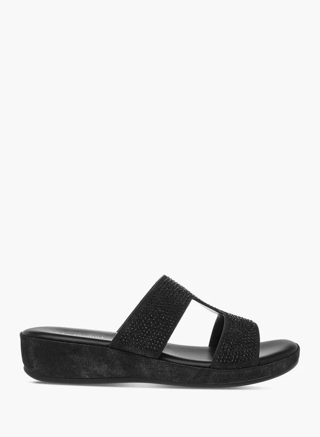 لو كونفورت صنادل نسائية سهلة الارتداء مزينة