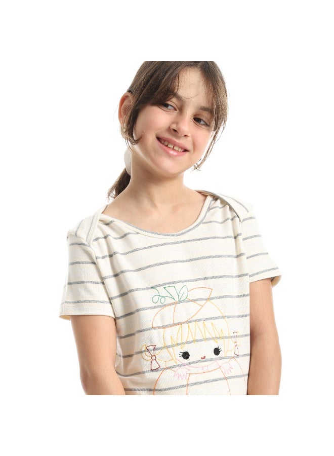 سيزار بيجامة بناتي صيفي بتصميم مقلم وتطريز علي الصدر - Image 4