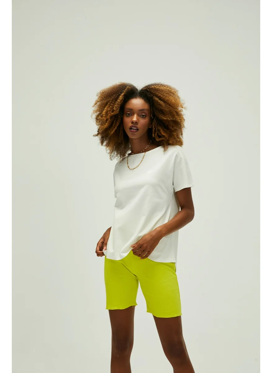 باد بير Women's Off White T-Shirt Nıdra